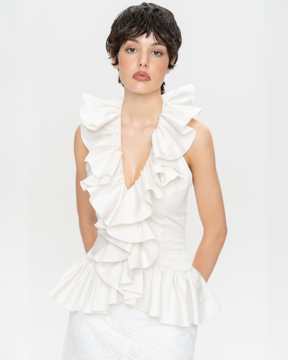 Топ из хлопка с театральными воланами