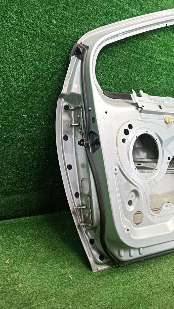 Дверь передняя правая Peugeot 308 1 (2007-2015)