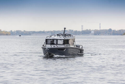 Катер Volzhanka VOYAGER 850 CABIN