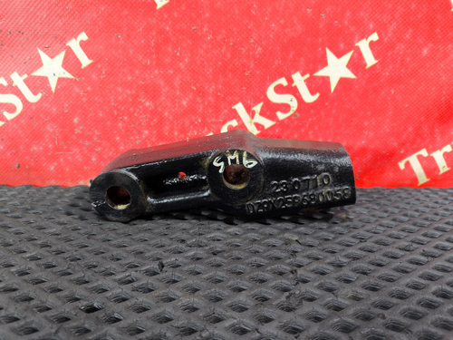 Кронштейн переднего амортизатора нижний правый 2023г.