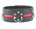 Чёрный кожаный ошейник с красной полосой и кольцами (Цвет: черный с красным)