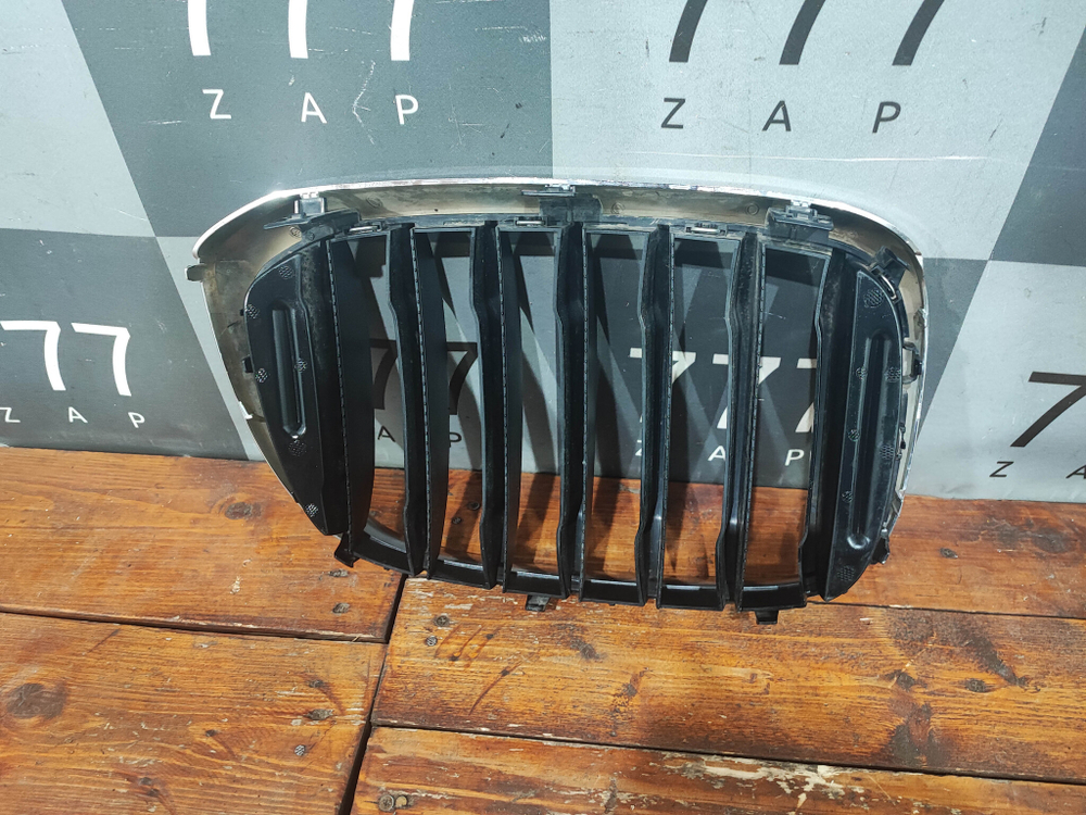 Решетка радиатора левая BMW X3 (G01) 17-21 Б/У Оригинал 51137440853