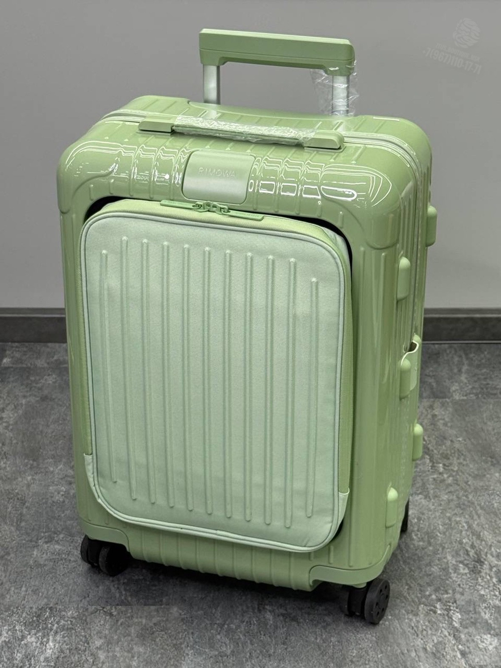 Чемодан Rimowa Essential Sleeve Cabin