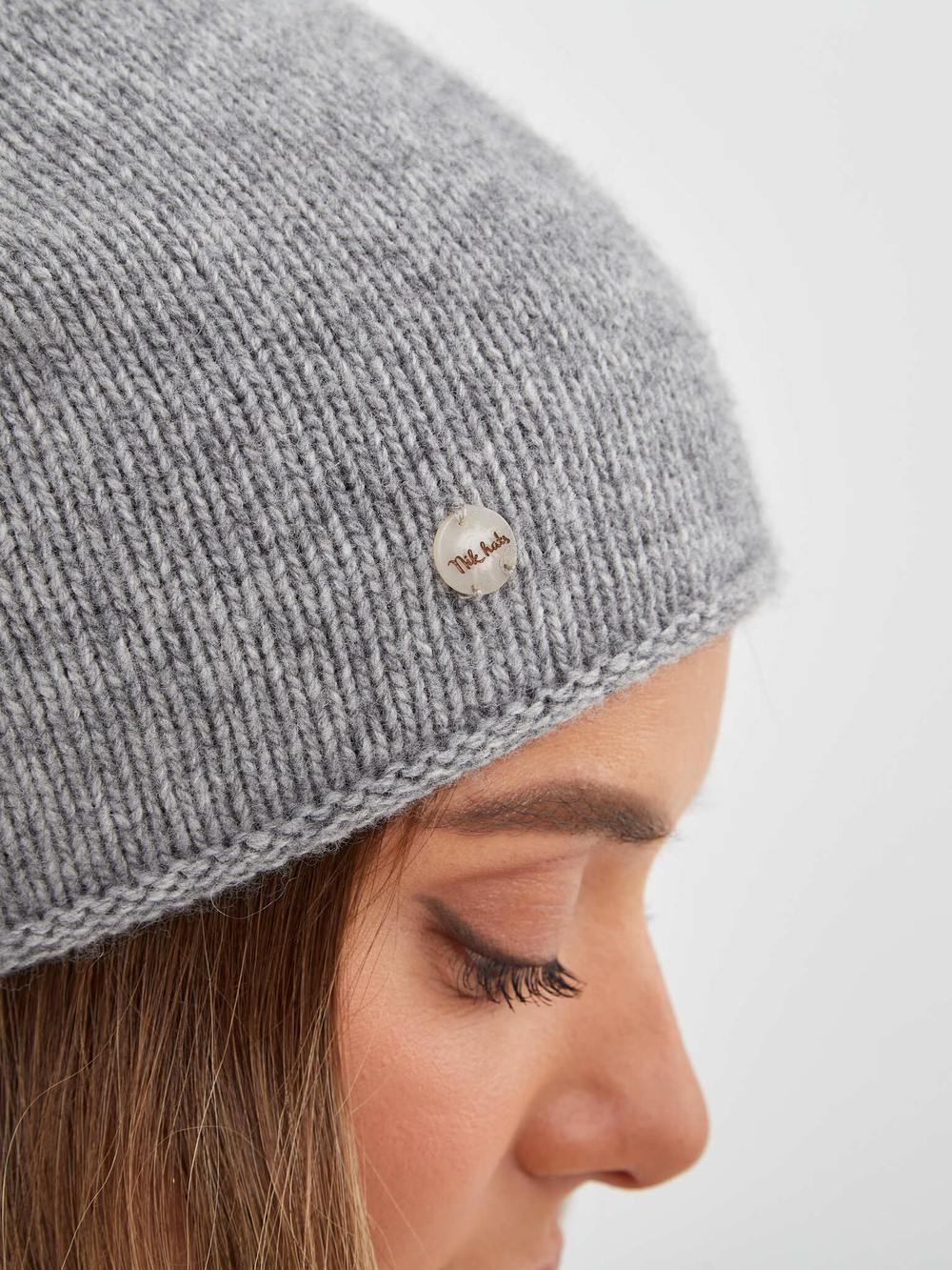 Шапка LACE удлиненная одинарная,с руликом с содержанием кашемира