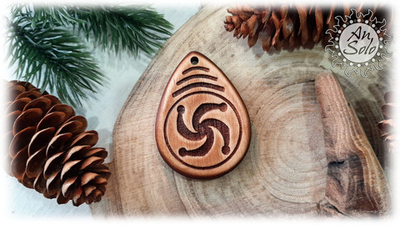 Оберег-слеза "Род" из кедра