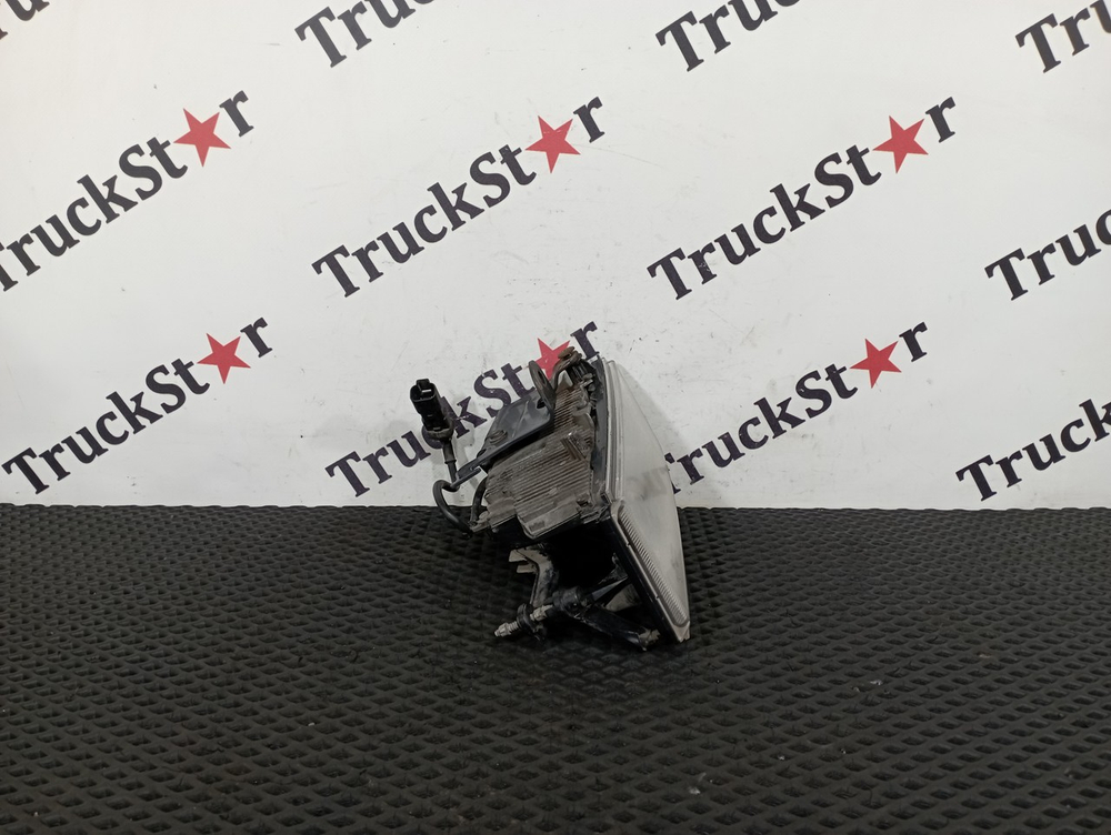 Фара противотуманная левая 2020г