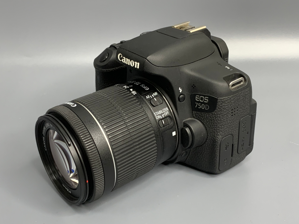 Canon 750D Kit 18-55mm IS STM 27.000 кадров
