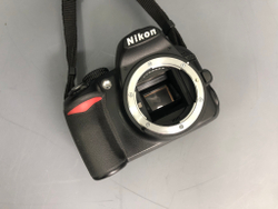 Nikon D3100 8.950 кадров