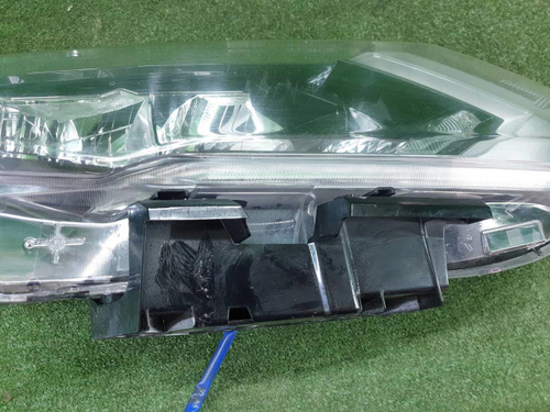 Фара правая Nissan X-Trail T32 (2017-2022) галоген