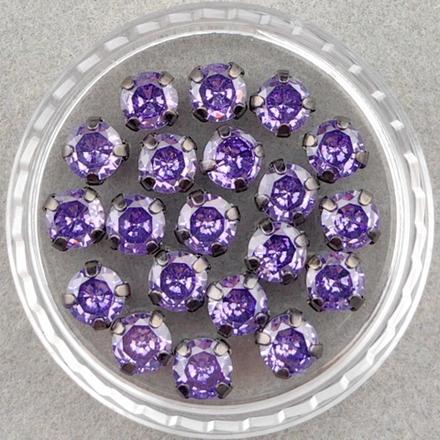 Фианиты шатоны в оправах, сиреневый/темная сталь