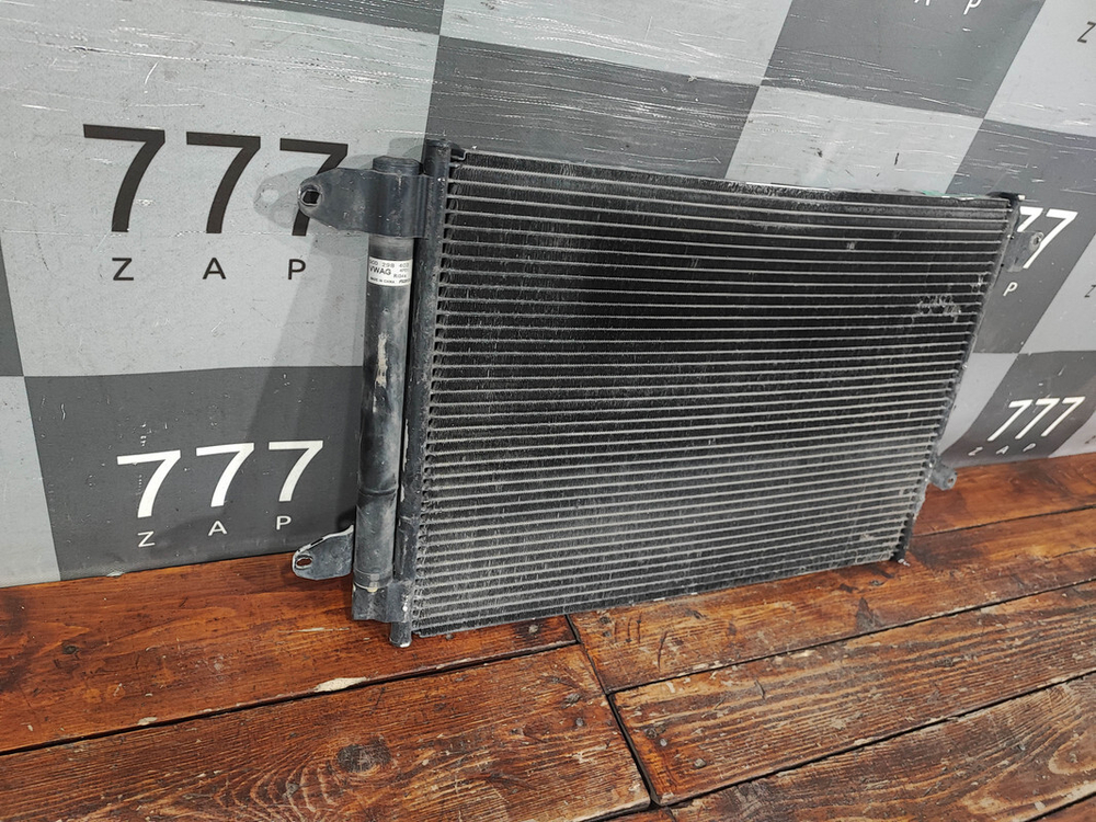 Радиатор кондиционера Volkswagen Jetta 6 10-18 Б/У Оригинал 5C0298403