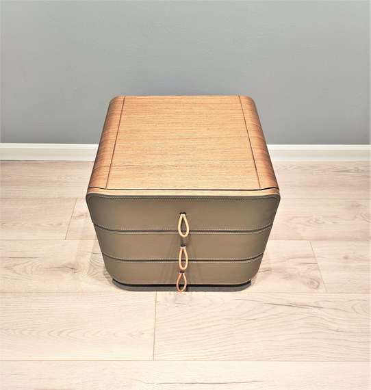 Тумба прикроватная SG-46, бежевая экокожа, шпон ореха