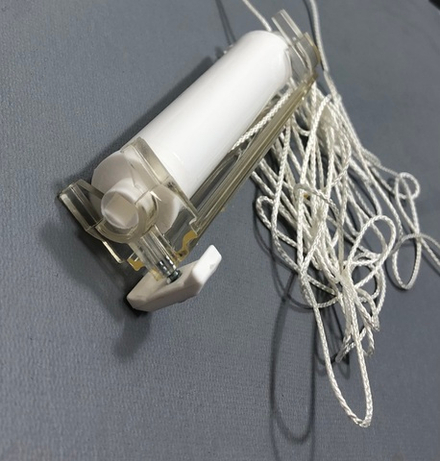 Каретка подъемная с винтом и шнуром 300 см для римских карнизов