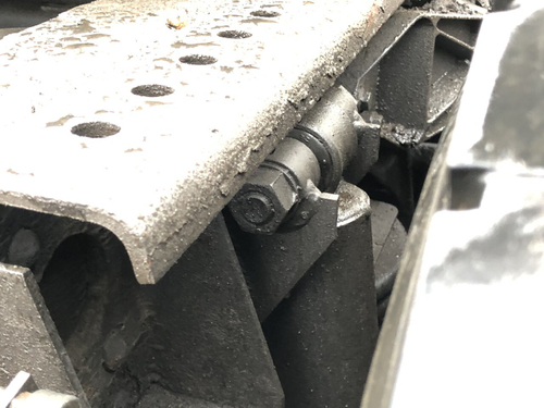 Кронштейн амортизатора заднего