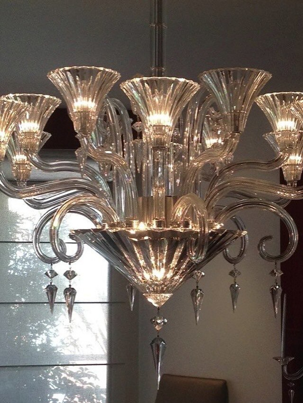 Элегантная хрустальная люстра Baccarat