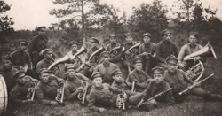 Духовой военный оркестр Красной Армии. Редкое архивное фото времён Гражданской войны.1920–30-е годы.