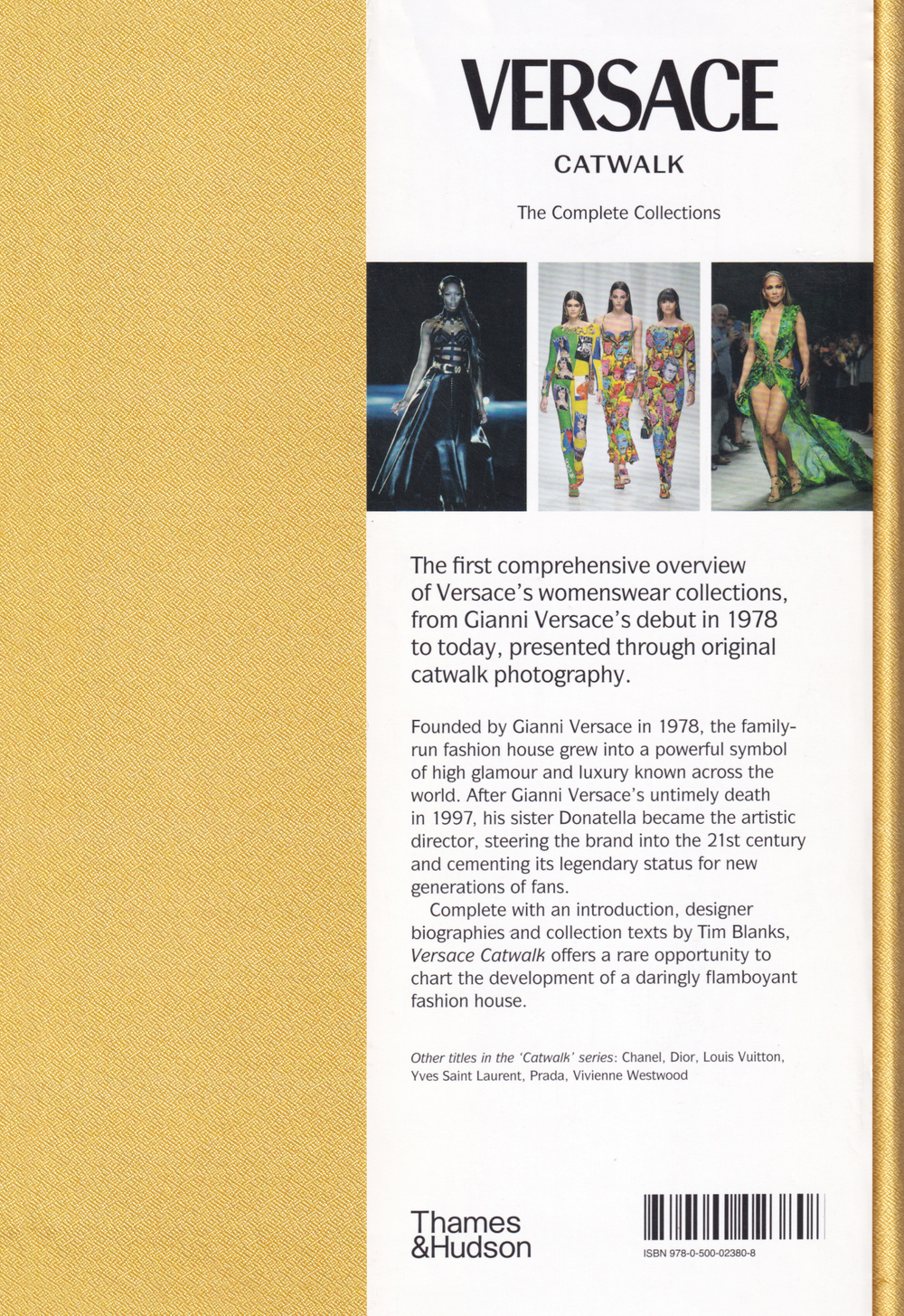 Versace на подиуме: Полное собрание модных коллекций