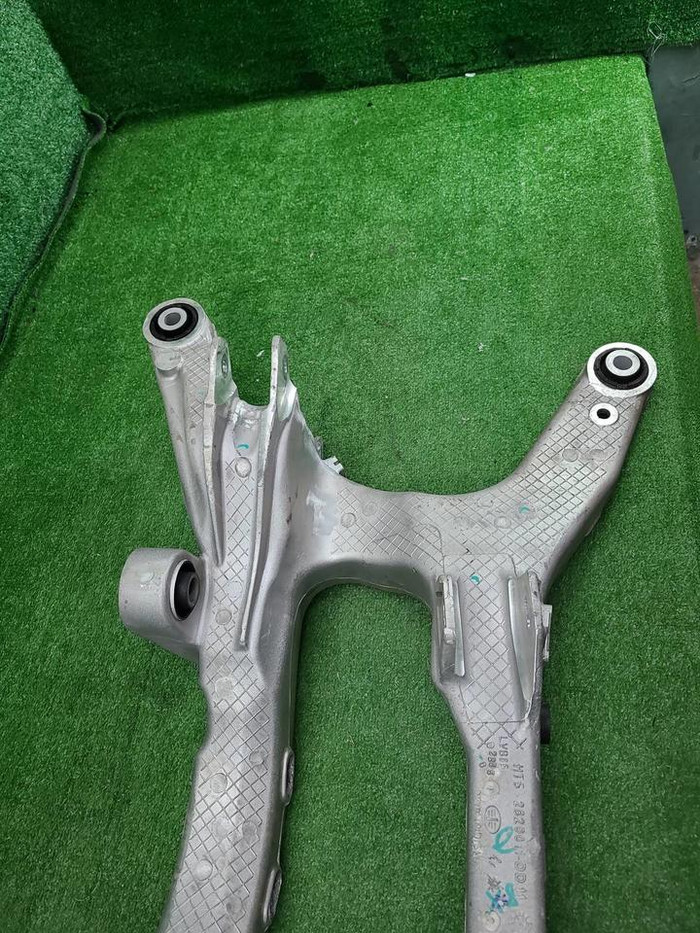 Подрамник задний Hongqi HS5 (2019-н.в.)