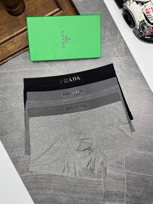 Боксеры Prada