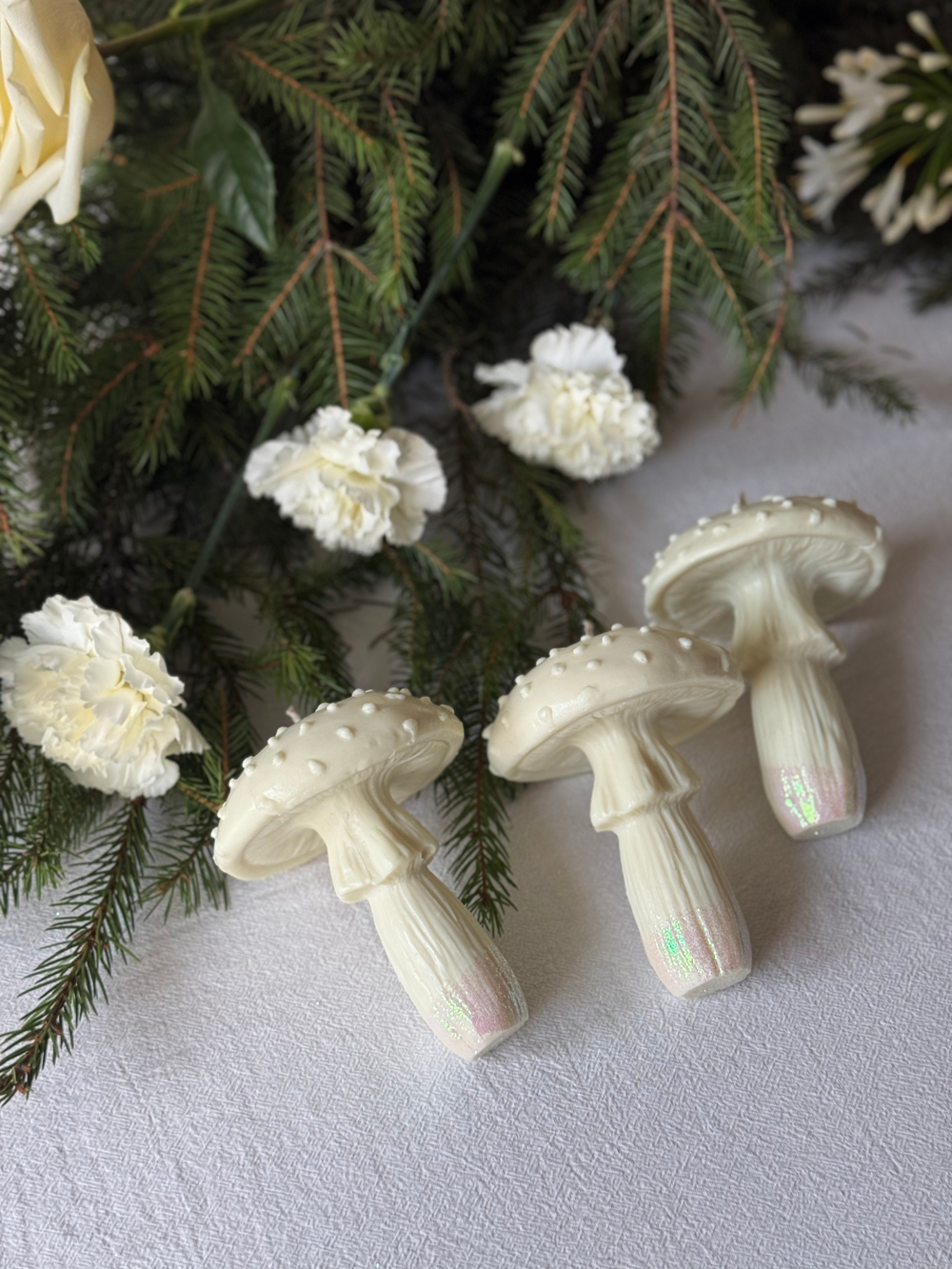 Свеча "Заснеженный мухомор"