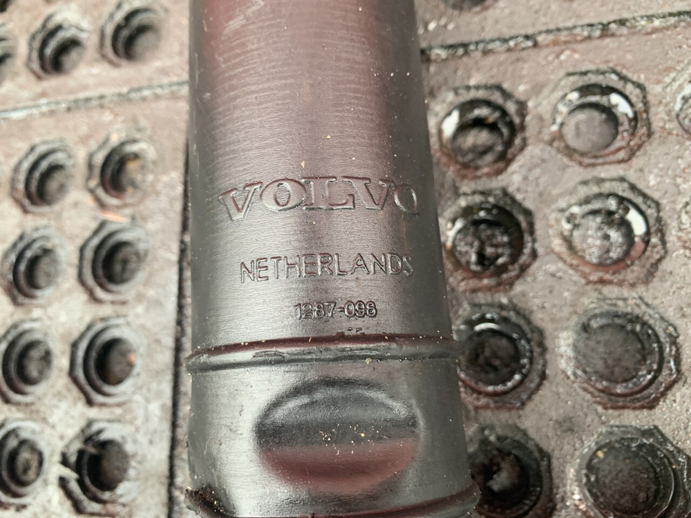 Цилиндр подъема кабины 2017г.