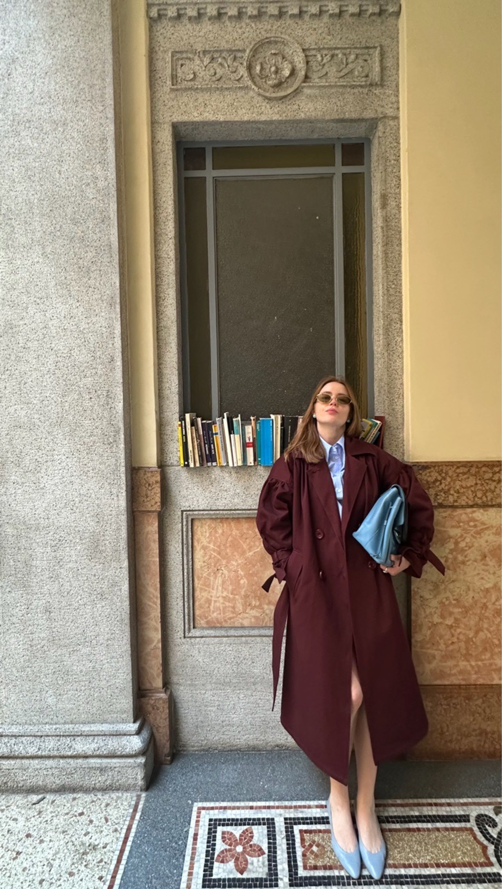 Бордовый тренч