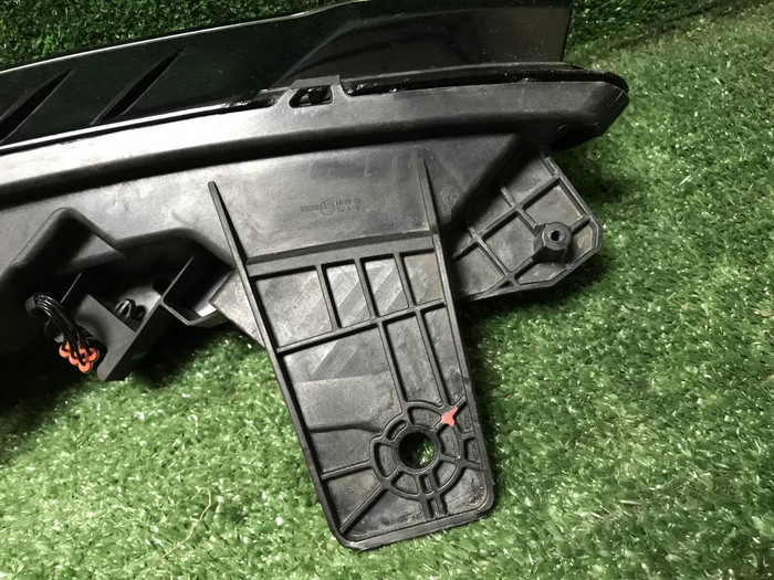 Битый Указатель поворота левый Omoda C5 (22-нв)