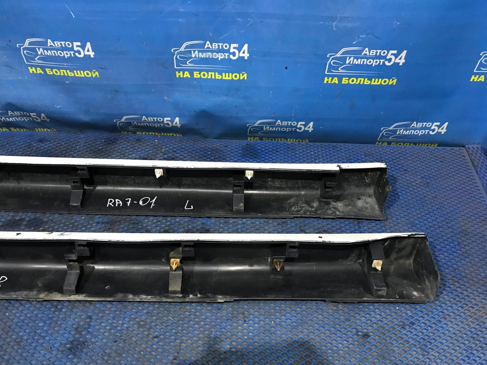 Порог правый пластиковый Honda ODYSSEY 2000