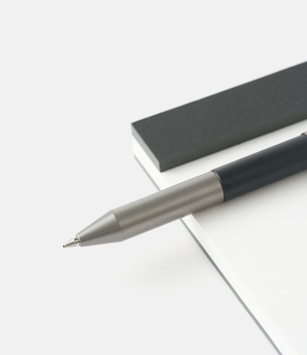 Aerocrafted Contrail Pocket Pen — карманная ручка из титана