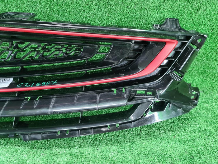 Решетка радиатора Geely Coolray (2019-2023)