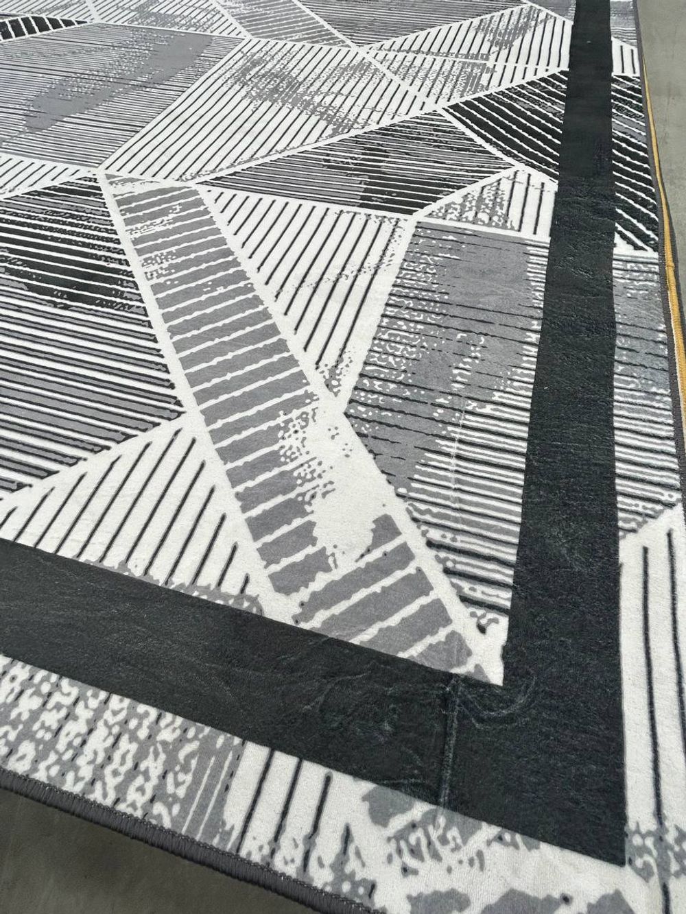 Ковер КИТ 2/3