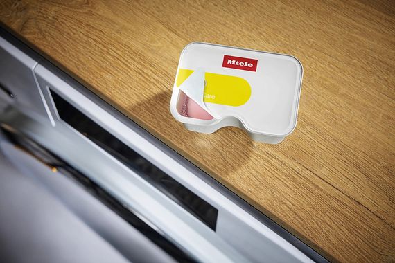 Средство для стирки изделий из пуха Miele DownCare Caps