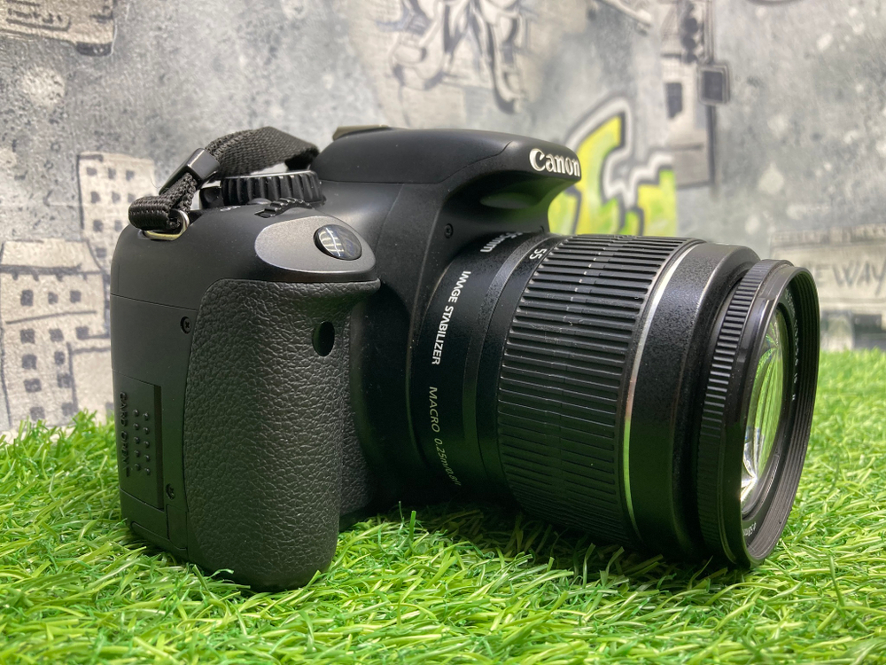 Canon 550D kit 18-55mm 3.5-5.6 IS II 19.200 кадров