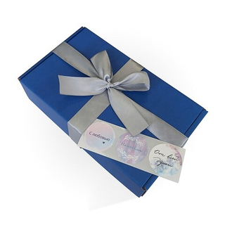 Коробка с лентой+наклейка 225х135х55 синий,сереб бант 1 шт