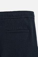 Шорты regular fit из рельефной ткани