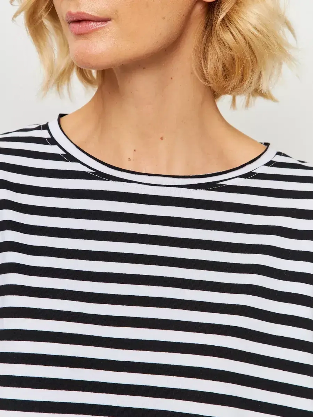 Лонгслив тельняшка оверсайз с рукавом 3/4