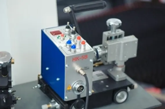 Консольная машина термической резки HNC-1500W-3