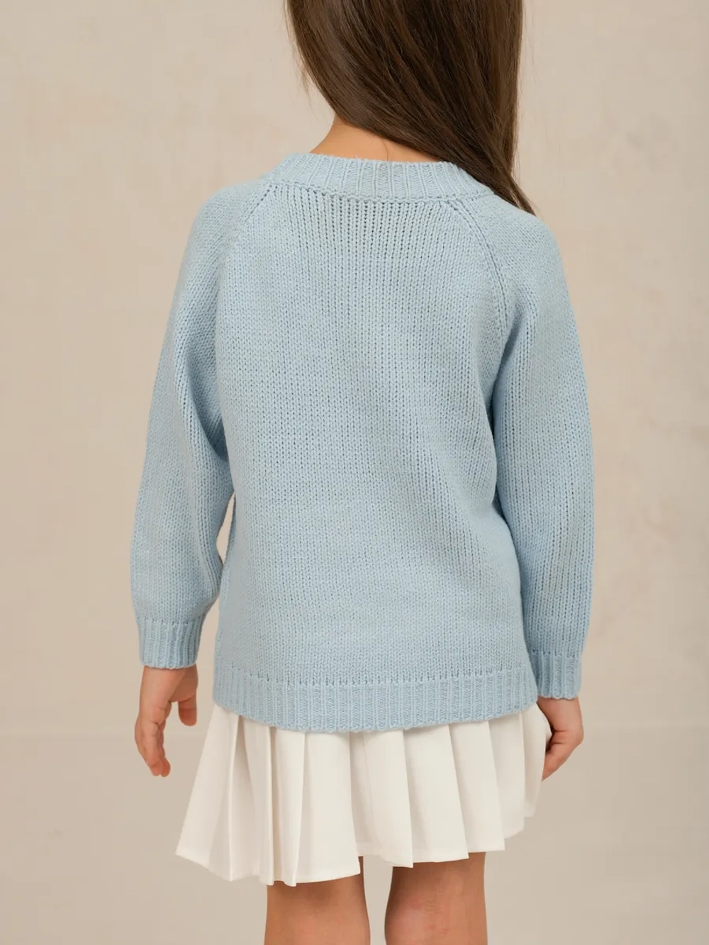 Джемпер вязаный для девочки с вышивкой