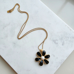 Кулон Anne Klein с маргариткой