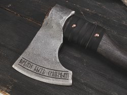 Топор "Время быть сильным", рукоять комель берёзы (морилка)