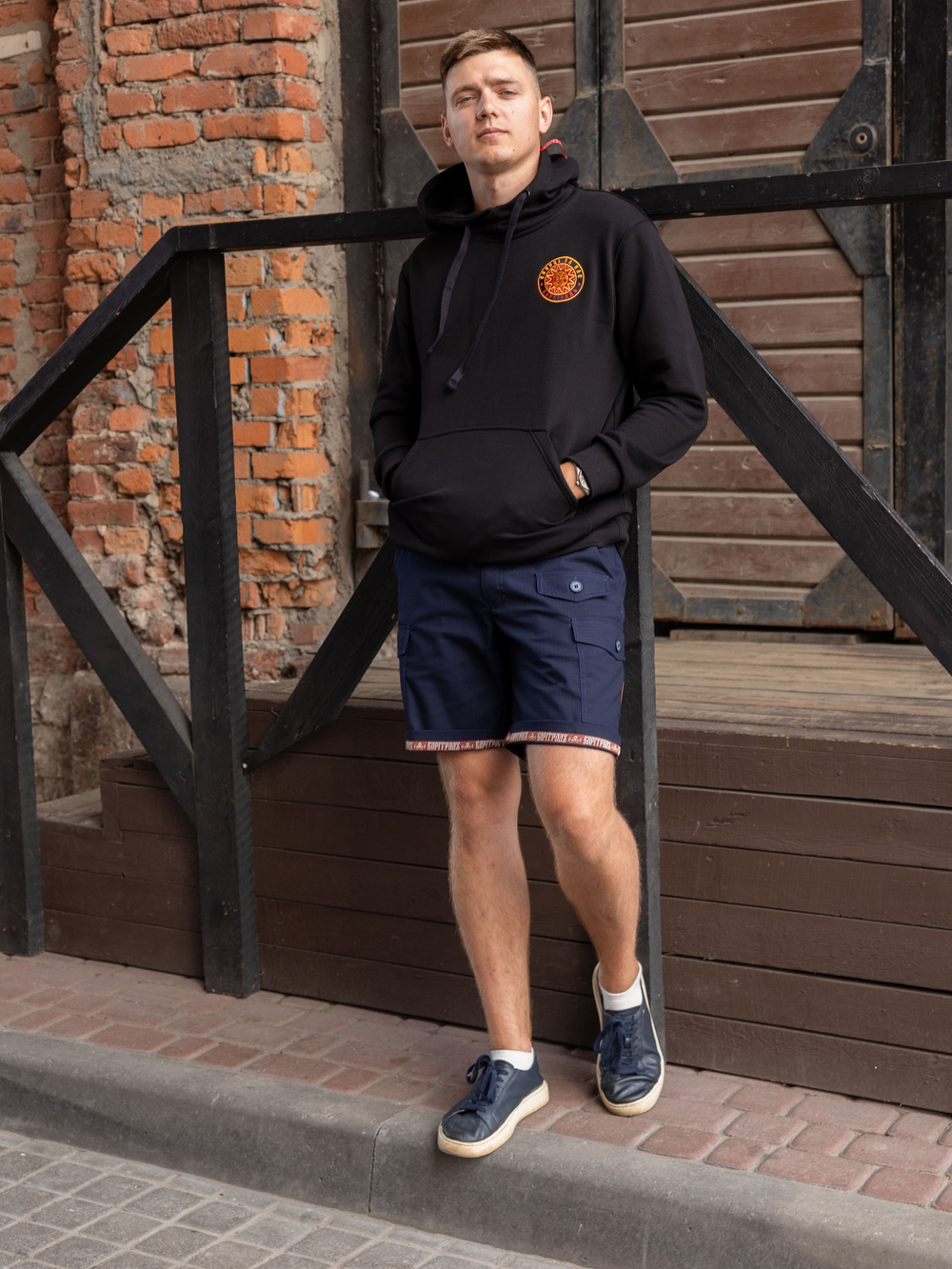 Худи Варгградъ мужская чёрная лого «Солнце за нас» без начеса