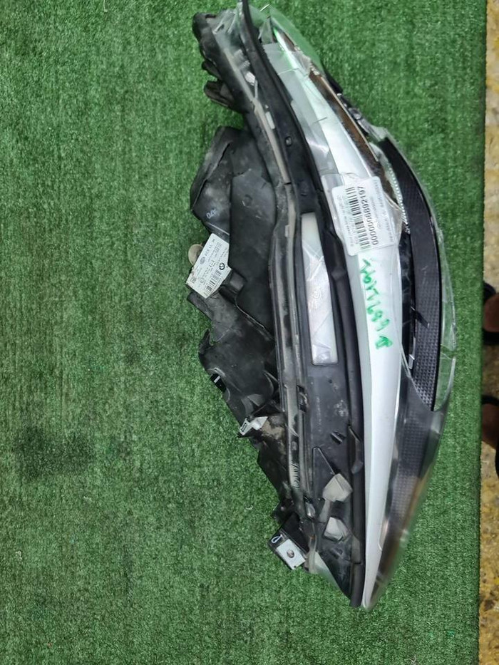 Битая Фара левая BMW 1er F20, F21 (2015-2017) LED
