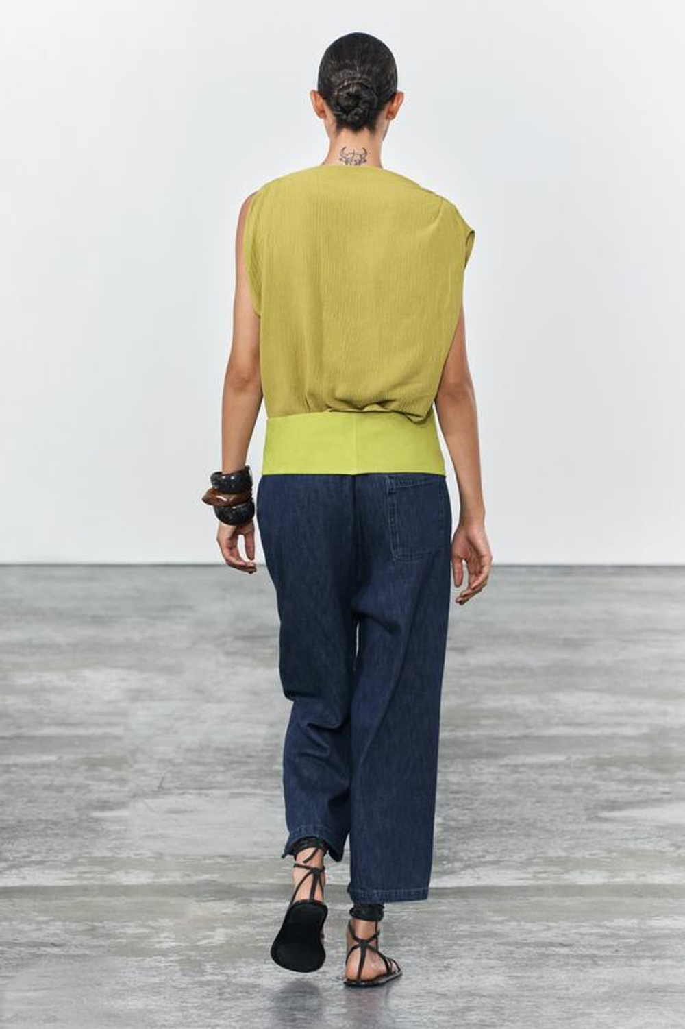 ZARA ТОП АСИММЕТРИЧНОГО КРОЯ В СТИЛЕ РУСТИК, СВЕТЛО-ОЛИВКОВЫЙ