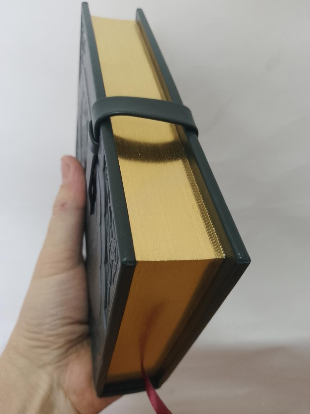 "Коран" Книга подарочная в кожаном переплете с хлястиком для фиксации