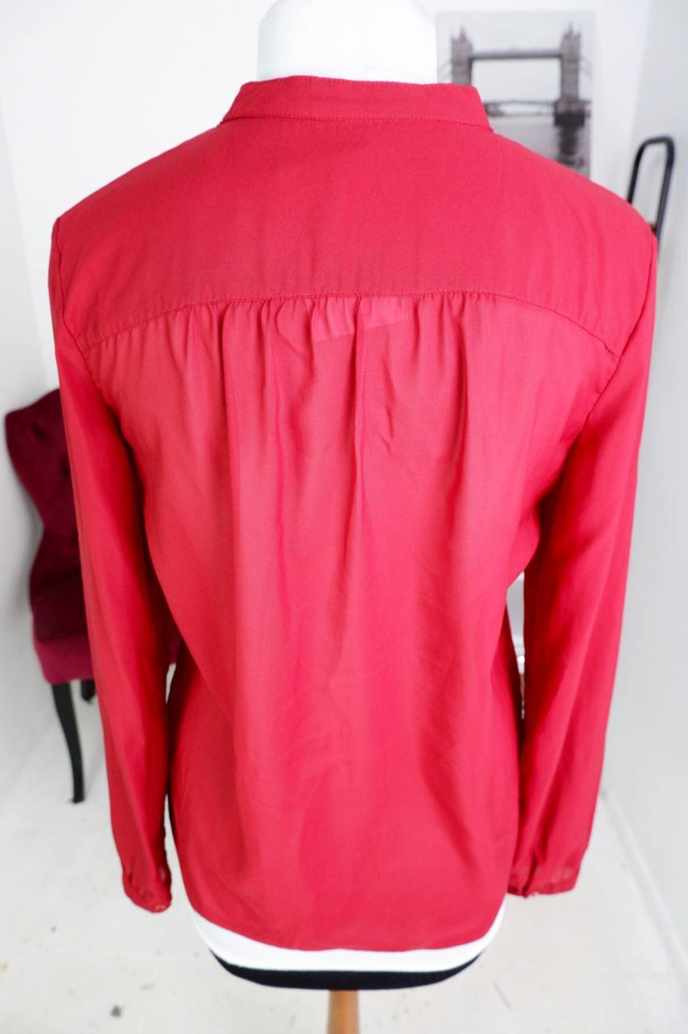 Блузка Incity для яркого акцента, визуально на 46 размер