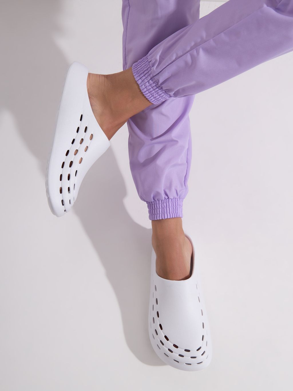 Сабо женские белые