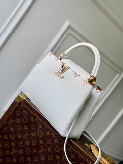 Louis Vuitton Capucines MM