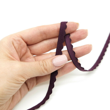 Резинка отделочная с фестончатым краем СЛИВА, 8мм