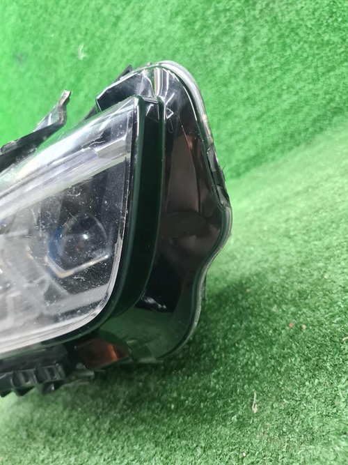 Битая Фара правая BMW X1 F48 (2019-2022) LED