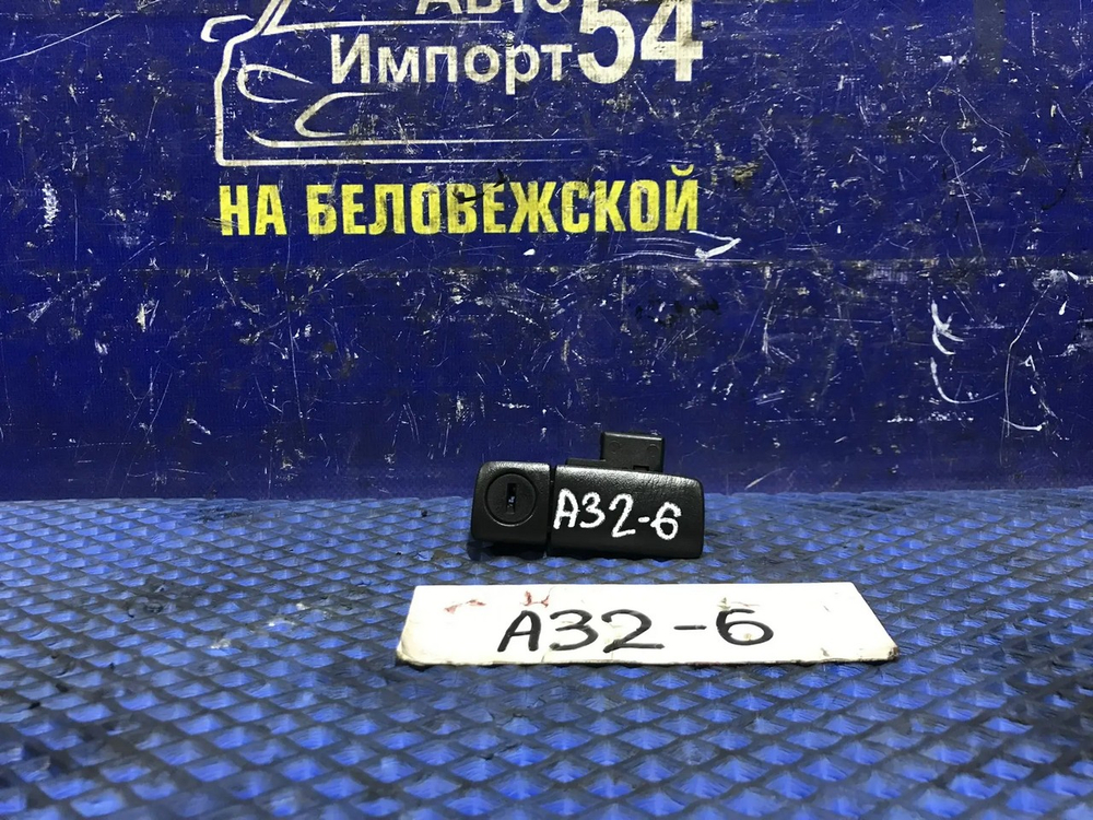 Бардачок пассажирский NISSAN CEFIRO 1994